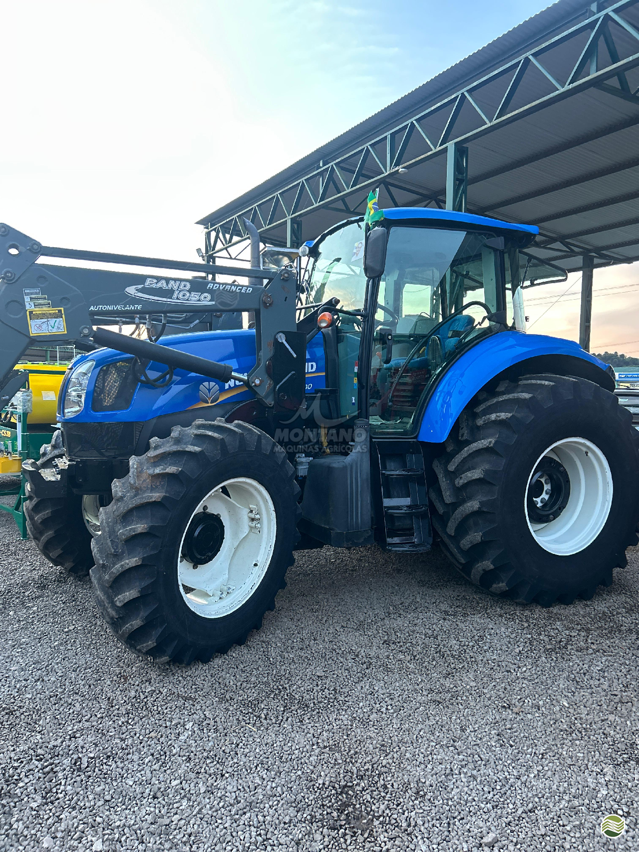NEW T6 110 de Montano Máquinas Agrícolas